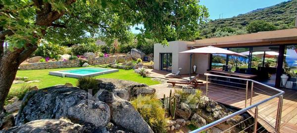 Corbara – Villa contemporaine avec vue mer exceptionnelle