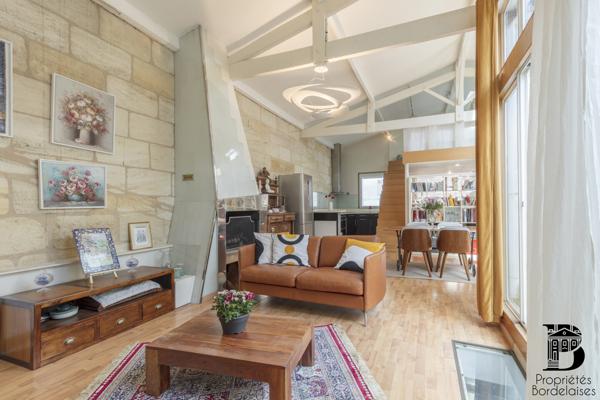 Maison Loft avec patio de 16 m² avec Garage à Bordeaux Les Chartrons