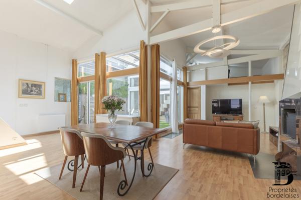 Maison Loft avec patio de 16 m² avec Garage à Bordeaux Les Chartrons