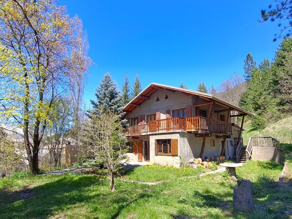 Vaste maison Type 5 avec garage et grand jardin