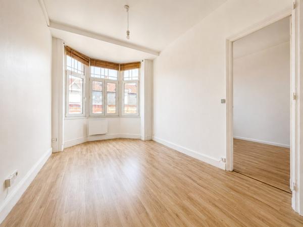 T3 lumineux de 62 m² dans une élégante bâtisse bourgeoise