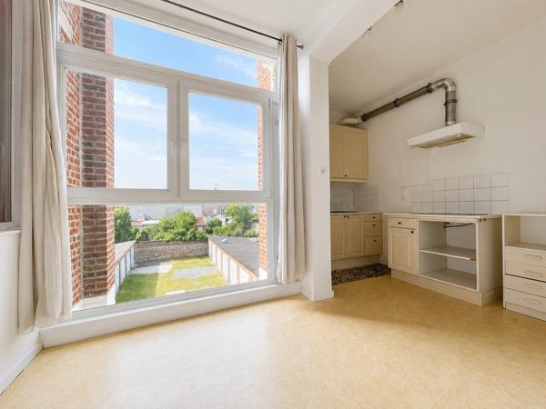 T3 lumineux de 62 m² dans une élégante bâtisse bourgeoise