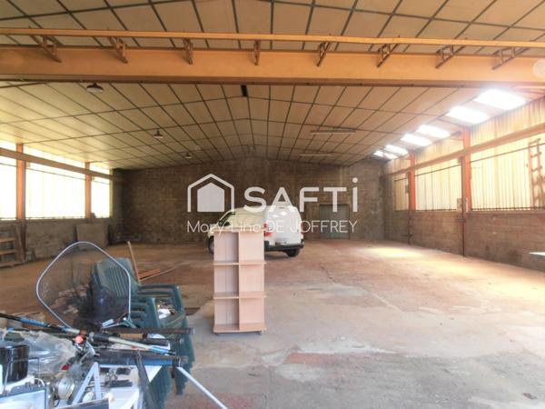 Maison et hangar de 360 m2