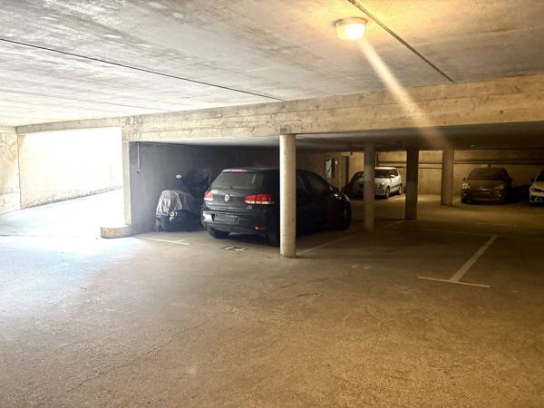 Place de parking - Canal du midi