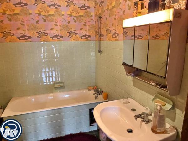 LA BACONNIERE - Maison