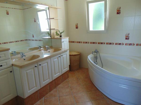 BEAU PAVILLON DE PLAIN-PIED 3 CHAMBRES PLUS 1 BUREAU