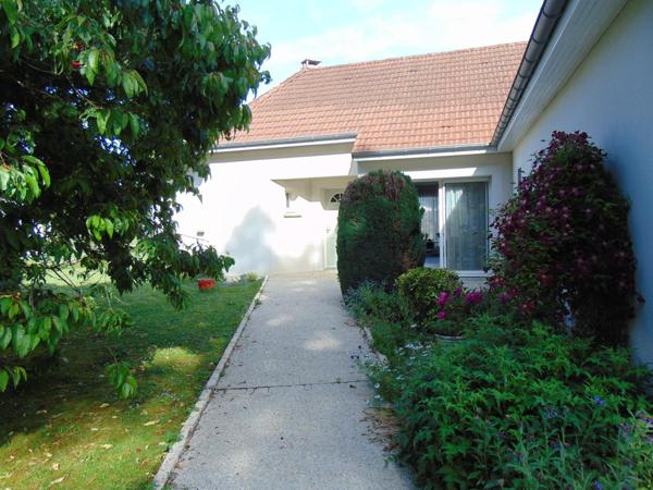 BEAU PAVILLON DE PLAIN-PIED 3 CHAMBRES PLUS 1 BUREAU