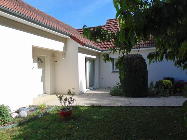 BEAU PAVILLON DE PLAIN-PIED 3 CHAMBRES PLUS 1 BUREAU