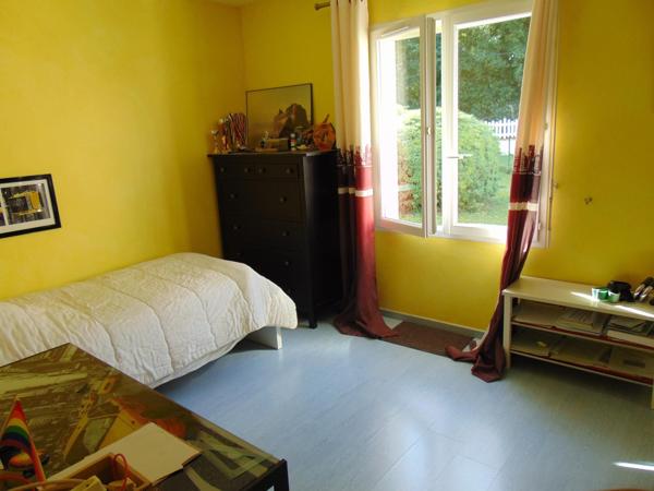 BEAU PAVILLON DE PLAIN-PIED 3 CHAMBRES PLUS 1 BUREAU