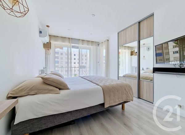 Appartement F4 à vendre  4 pièces - 103 m 2   ANTIBES  - 06