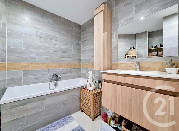 Appartement F4 à vendre  4 pièces - 103 m 2   ANTIBES  - 06