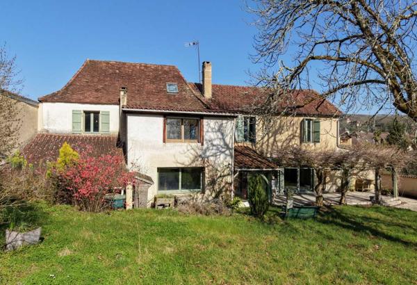 Maison ancienne - Cazals Cazals – Ensemble de caractère en pierre avec piscine, 5 chambres et grand potentiel au cœur du village