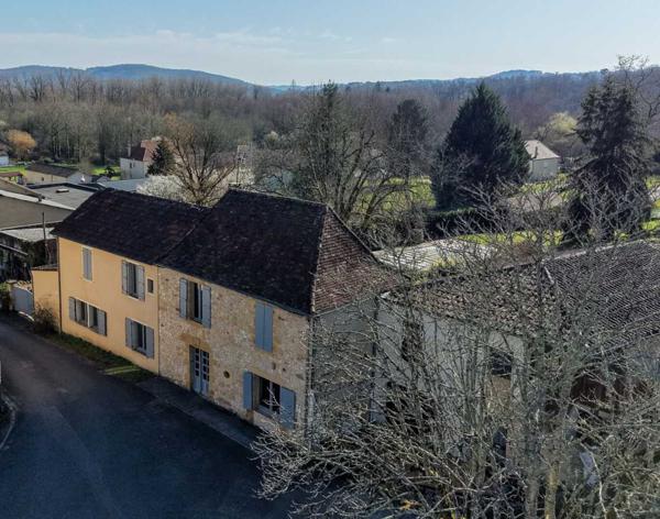 Maison ancienne - Cazals Cazals – Ensemble de caractère en pierre avec piscine, 5 chambres et grand potentiel au cœur du village