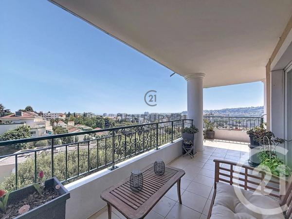 Appartement F3 à vendre  3 pièces - 68,27 m 2   NICE  - 06