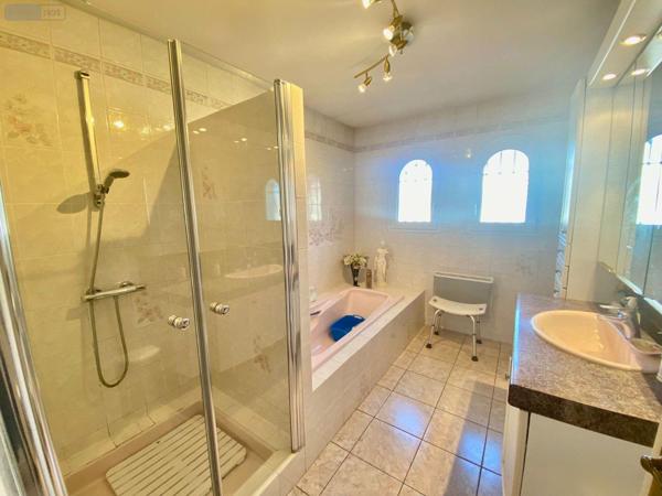 Maison à vendre à Arnage dans la Sarthe (72230), ref : 72122-1429