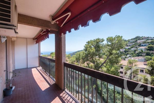 Appartement F3 à vendre  3 pièces - 67,05 m 2   VILLEFRANCHE SUR MER  - 06