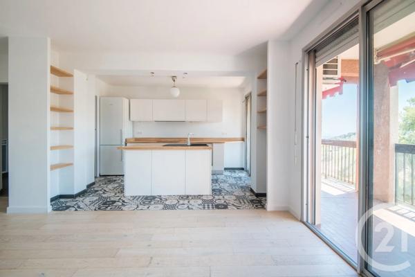 Appartement F3 à vendre  3 pièces - 67,05 m 2   VILLEFRANCHE SUR MER  - 06