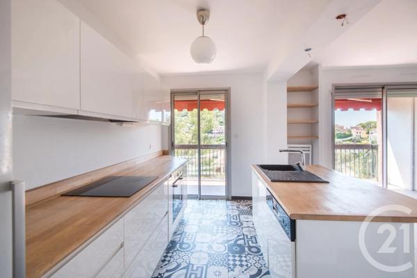 Appartement F3 à vendre  3 pièces - 67,05 m 2   VILLEFRANCHE SUR MER  - 06