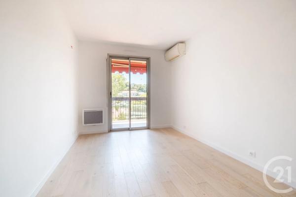 Appartement F3 à vendre  3 pièces - 67,05 m 2   VILLEFRANCHE SUR MER  - 06