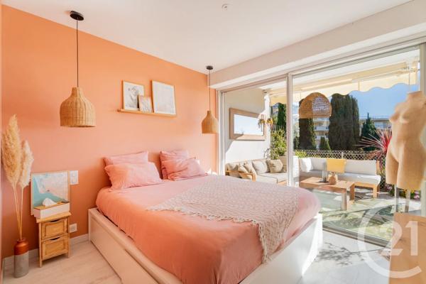 Appartement F4 à vendre  4 pièces - 105,51 m 2   VILLEFRANCHE SUR MER  - 06