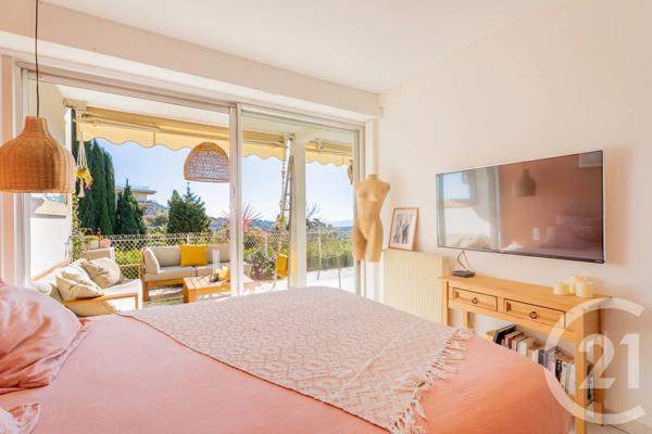 Appartement F4 à vendre  4 pièces - 105,51 m 2   VILLEFRANCHE SUR MER  - 06