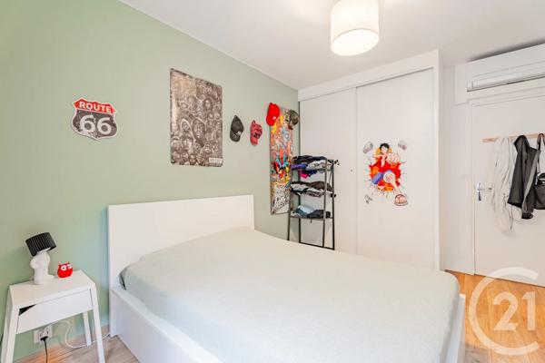 Appartement F4 à vendre  4 pièces - 105,51 m 2   VILLEFRANCHE SUR MER  - 06