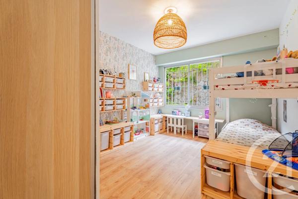 Appartement F4 à vendre  4 pièces - 105,51 m 2   VILLEFRANCHE SUR MER  - 06