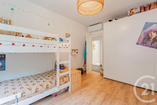 Appartement F4 à vendre  4 pièces - 105,51 m 2   VILLEFRANCHE SUR MER  - 06