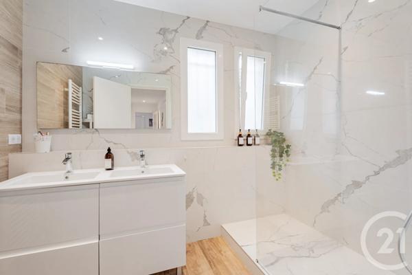 Appartement F4 à vendre  4 pièces - 105,51 m 2   VILLEFRANCHE SUR MER  - 06