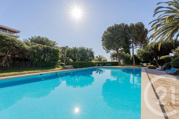 Appartement F4 à vendre  4 pièces - 105,51 m 2   VILLEFRANCHE SUR MER  - 06