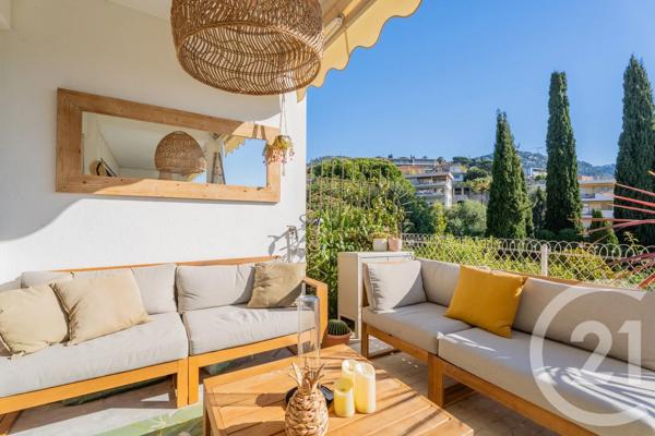 Appartement F4 à vendre  4 pièces - 105,51 m 2   VILLEFRANCHE SUR MER  - 06