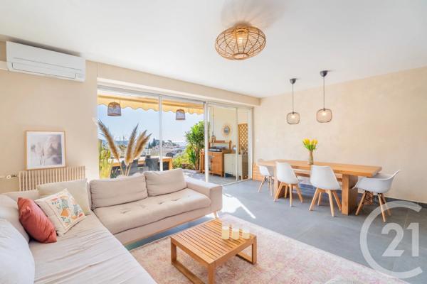 Appartement F4 à vendre  4 pièces - 105,51 m 2   VILLEFRANCHE SUR MER  - 06