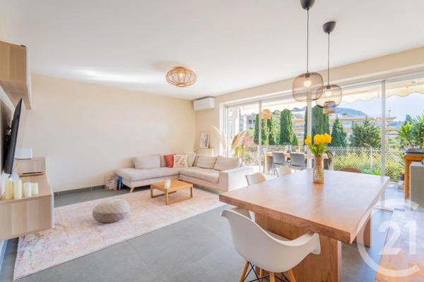 Appartement F4 à vendre  4 pièces - 105,51 m 2   VILLEFRANCHE SUR MER  - 06