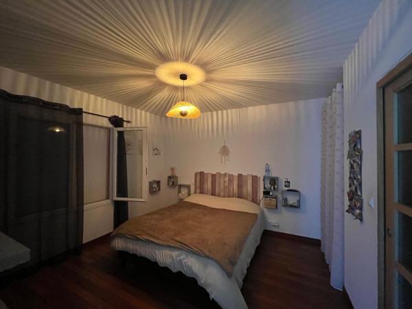 maison 200 M2 a ST MAUR