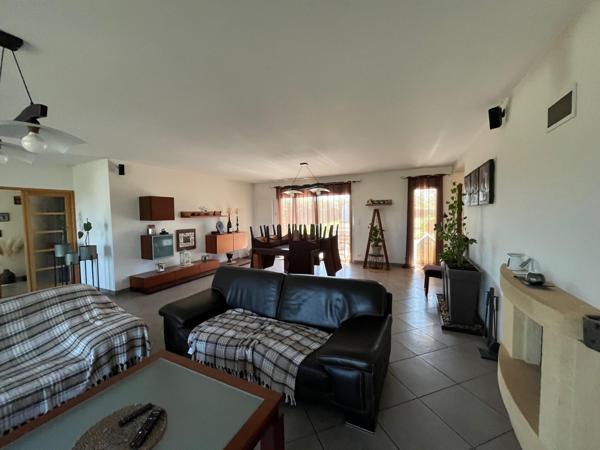 maison 200 M2 a ST MAUR