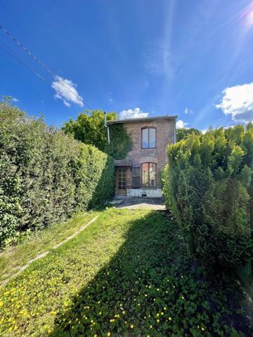 Maison Individuelle T2 - Charme & Calme ! Jardin & Dépendance.