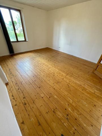 Maison Individuelle T2 - Charme & Calme ! Jardin & Dépendance.