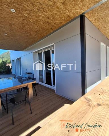 Plain-pied contemporain avec piscine et terrain privé