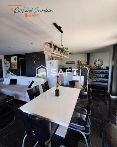 Plain-pied contemporain avec piscine et terrain privé