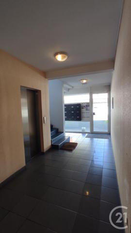 Appartement à vendre  5 pièces - 86,90 m2 SAINTES - 17