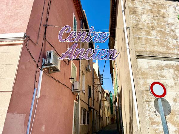 Appartement Rénové en Bord de Mer à La Ciotat - Traversant - Investissement.
