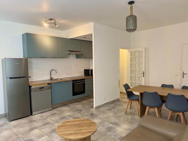 Appartement Rénové en Bord de Mer à La Ciotat - Traversant - Investissement.
