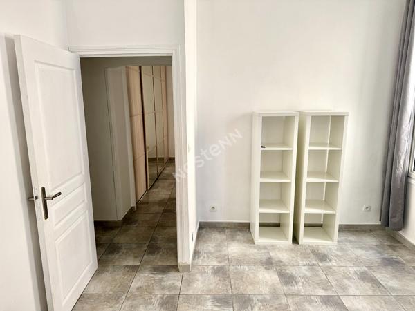 Appartement Rénové en Bord de Mer à La Ciotat - Traversant - Investissement.