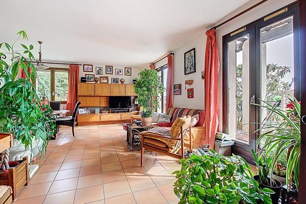 Maison familiale type 4 /5 avec dépendance  de Type 2/3 , Vue dominante