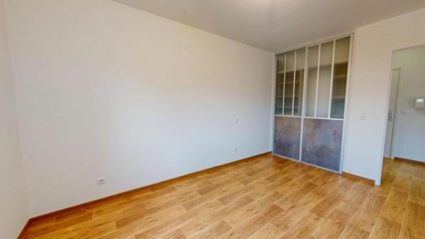 PUGET SUR ARGENS - BEAU T2 MODERNE AVEC TERRASSE, ASCENSEUR ET PARKING - CENTRE-VILLE À PIED