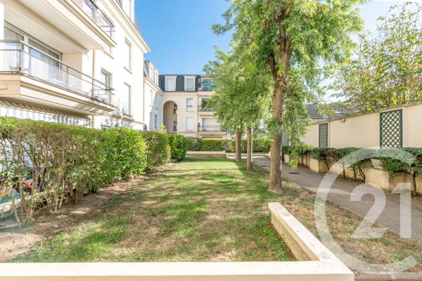 Appartement F5 à vendre  5 pièces - 101,26 m 2   ST MAUR DES FOSSES  - 94