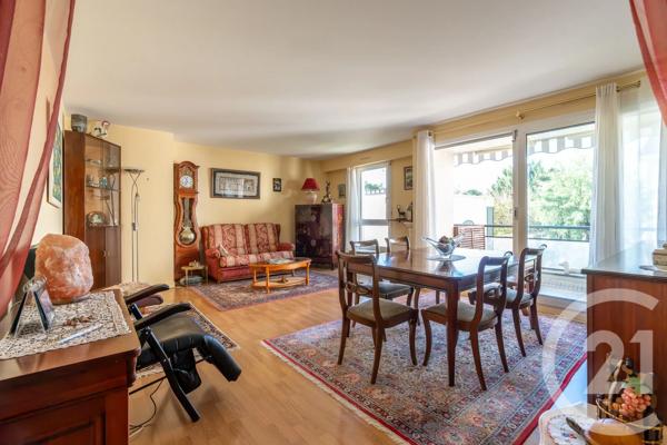 Appartement F5 à vendre  5 pièces - 101,26 m 2   ST MAUR DES FOSSES  - 94