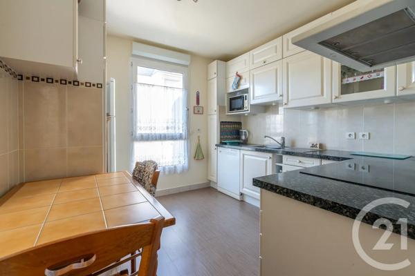 Appartement F5 à vendre  5 pièces - 101,26 m 2   ST MAUR DES FOSSES  - 94