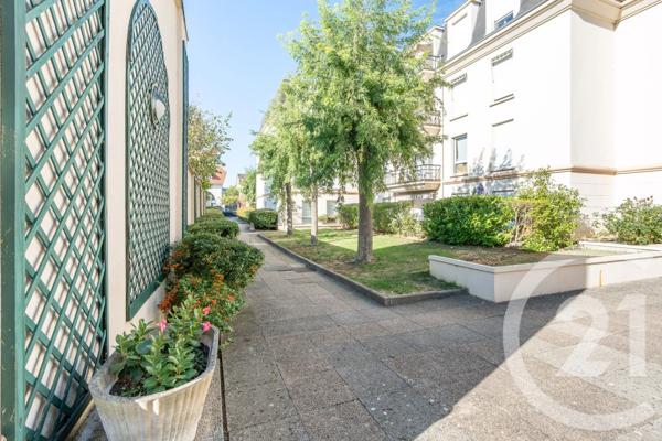 Appartement F5 à vendre  5 pièces - 101,26 m 2   ST MAUR DES FOSSES  - 94