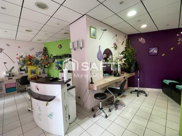 Grand Salon de caractère de 3 pièces dans rue commerçante recherchée du quartier GLACIERE